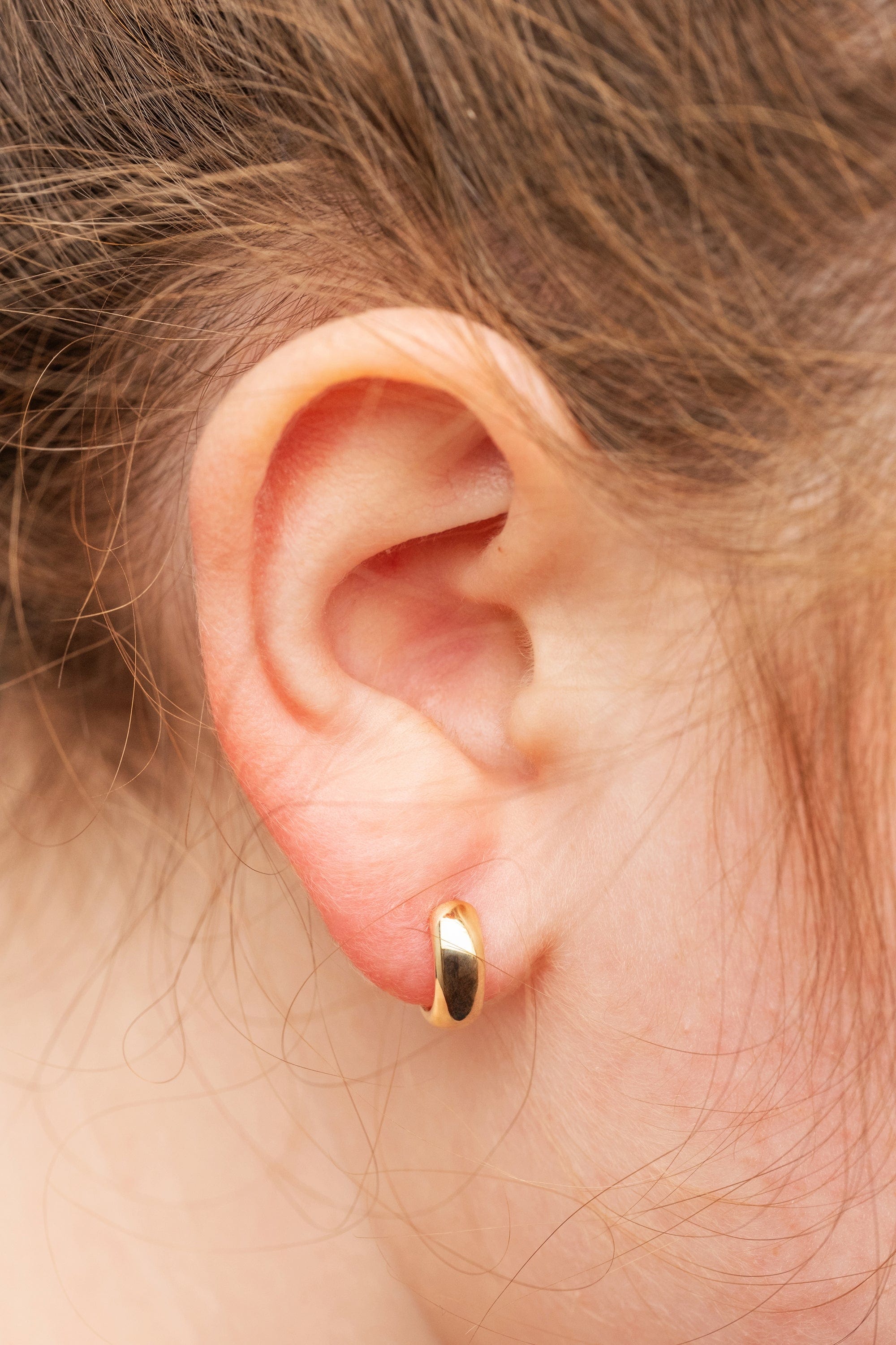 4mm Wide Huggies