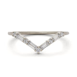 V-shaped white gold wedding band with 4 baguette diamonds and 5 round diamonds