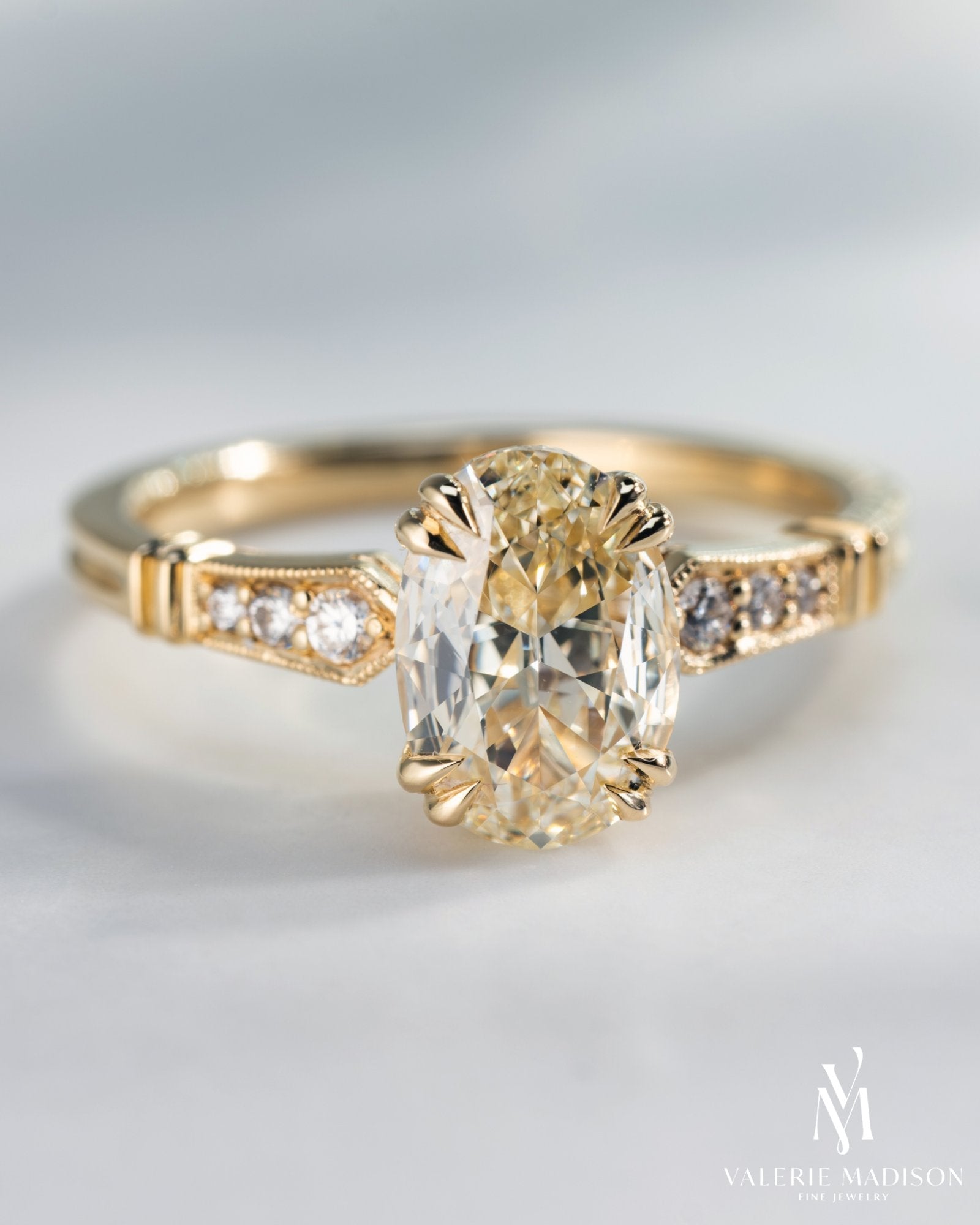 Champagne Diamonds: What They Are and How to Choose One