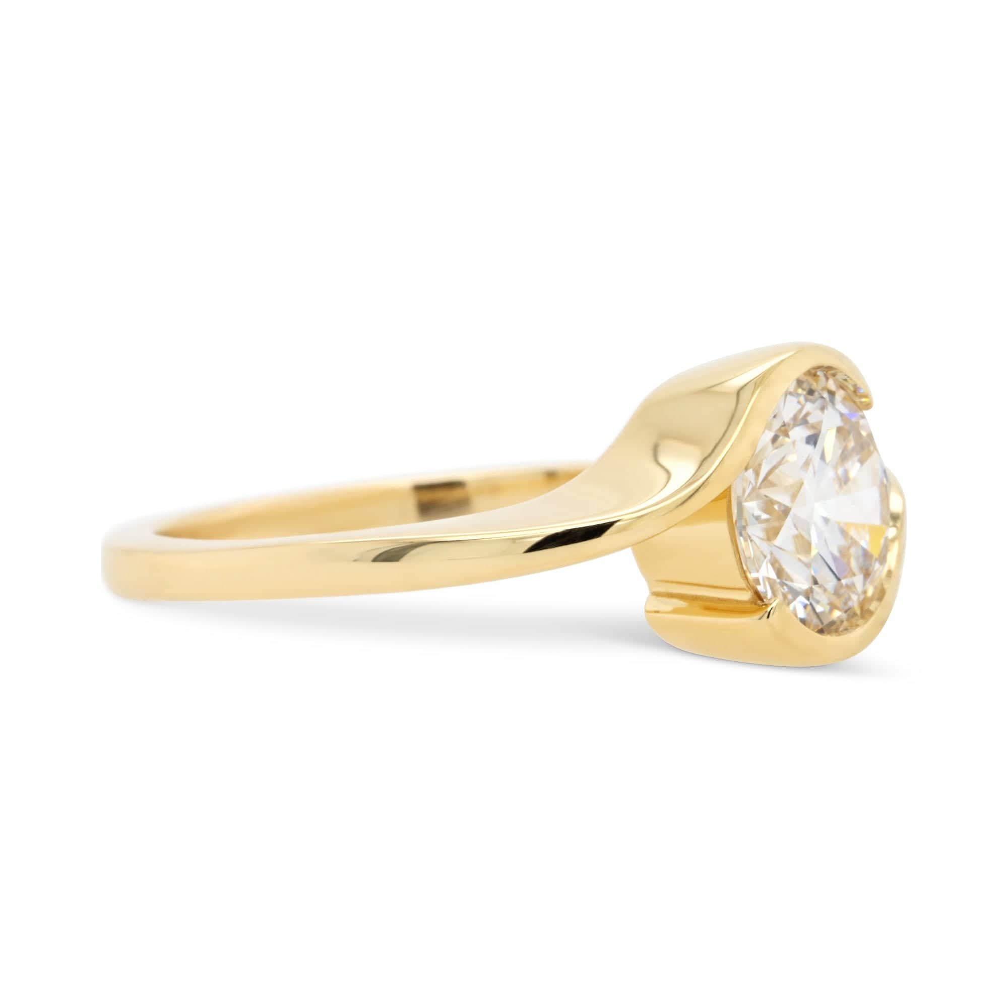 Moissanite vs Diamond: Which Ethical Stone Is Right for Your Engagement Ring?