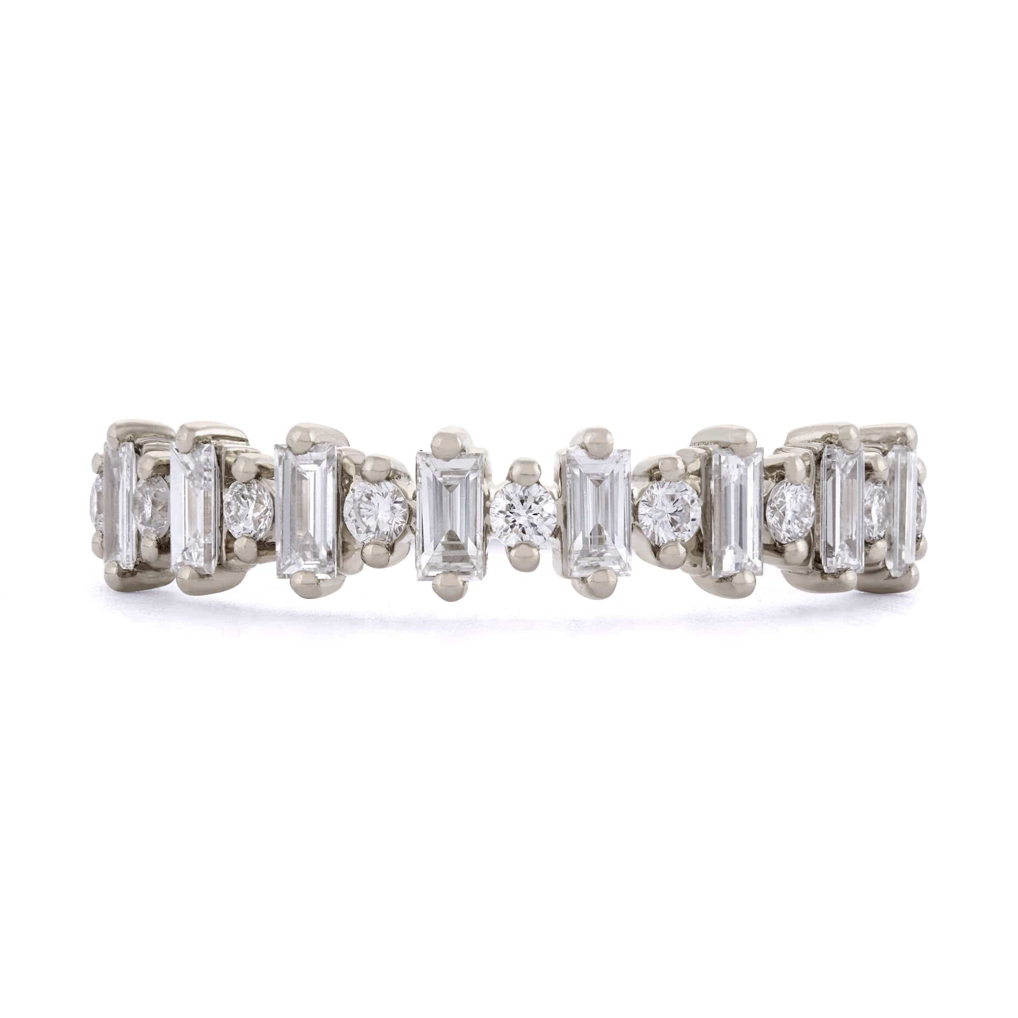 Single Diamond & Baguette Wedding Band